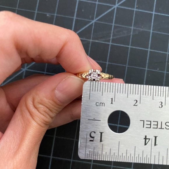 Vintage 14k Gold and Diamond Engagement Ring - Picture 7 of 10